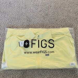 Figs Scrub Jacket Brand New Zip-Up men’s Size L yellow
